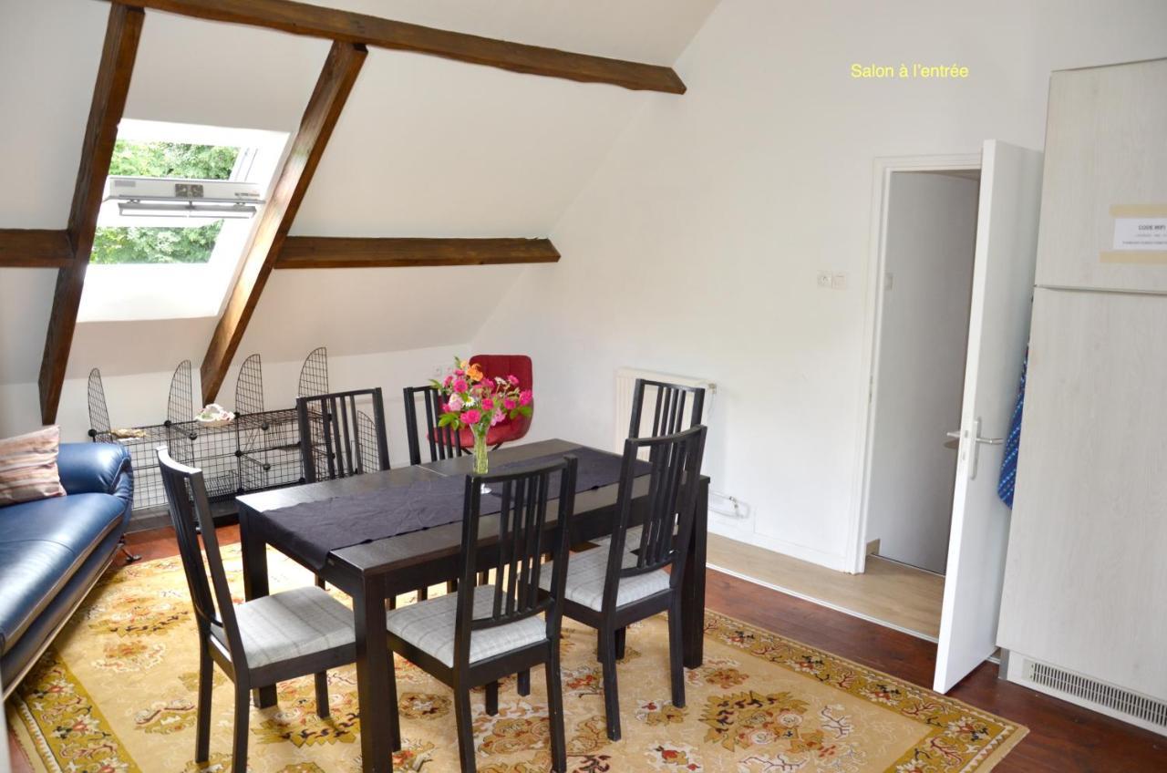 Appartement Charmant Orgnac-Sur-Vezere Avec Jardin Et Parking エクステリア 写真